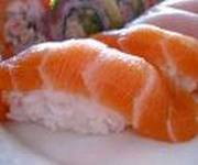 Нигири-суши с семгой 